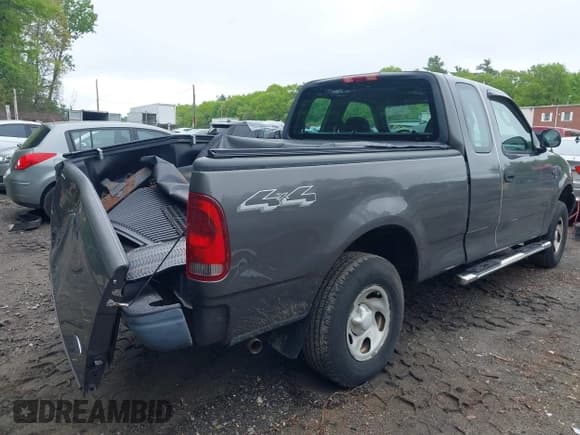 ✅ 2004 Ford F-150 XL • VIN: 2FTRX18W84CA34574 • Lot: 42259501. Listed on IAAI with 79,950 mi. Free auction sales archive from the USA and detailed vehicle history report at DreamBid. Image 4.