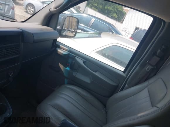 ✅ 2011 Chevrolet Express Cargo • VIN: 1GCSGAFX2B1112312 • Lot: 42374896. Listed on IAAI with 140,571 mi. Free auction sales archive from the USA and detailed vehicle history report at DreamBid. Image 5.