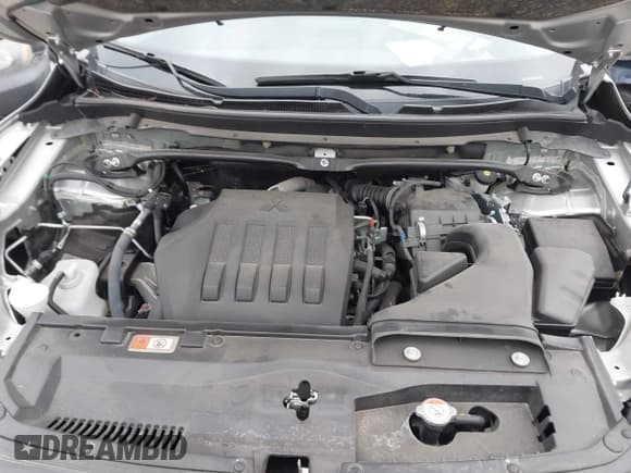 ✅ 2022 Mitsubishi Eclipse Cross SE • VIN: JA4ATWAA7NZ001388 • Lot: 41993010. Wystawiony na IAAI z przebiegiem 30 085 mil. Bezpłatny archiwum sprzedaży aukcyjnych z USA i szczegółowy raport historii pojazdu na DreamBid. Zdjęcie 10.