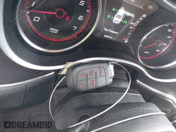 ✅ 2017 Dodge Charger R/T • VIN: 2C3CDXCT7HH561632 • Lot: 42230931. Listed on IAAI with 165,954 mi. Free auction sales archive from the USA and detailed vehicle history report at DreamBid. Image 11.