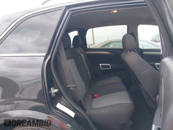 ✅ 2012 Chevrolet Captiva Sport LT • VIN: 3GNAL3E53CS589728 • Lot: 41697687. Wystawiony na IAAI z przebiegiem 150 718 mil. Bezpłatny archiwum sprzedaży aukcyjnych z USA i szczegółowy raport historii pojazdu na DreamBid. Zdjęcie 8.