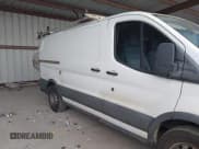 ✅ 2018 Ford Transit • VIN: 1FTYE1YM2JKA52866 • Lot: 42904132. Wystawiony na IAAI z przebiegiem 205 341 mil. Bezpłatny archiwum sprzedaży aukcyjnych z USA i szczegółowy raport historii pojazdu na DreamBid. Zdjęcie 13.