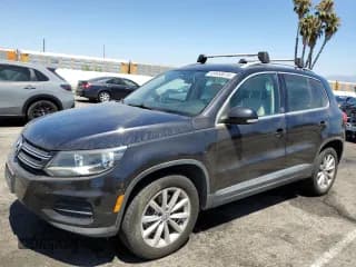 ✅ 2017 Volkswagen Tiguan Wolfsburg Edition • VIN: WVGRV7AX2HK011414 • Lot: 69653015. Wystawiony na Copart z przebiegiem 97 194 mil. Bezpłatny archiwum sprzedaży aukcyjnych z USA i szczegółowy raport historii pojazdu na DreamBid. Zdjęcie 1.