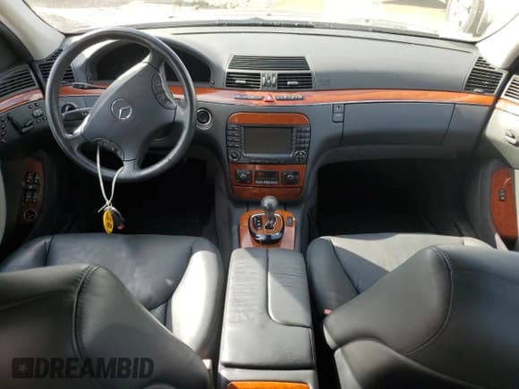 ✅ 2005 Mercedes-Benz S 430 • VIN: WDBNG70J55A459057 • Лот: 73747814. Опубликован ранее на Copart с пробегом Не указан. Бесплатный доступ к архиву аукционных продаж из США и подробный отчёт об истории автомобиля на DreamBid. Изображение 8.