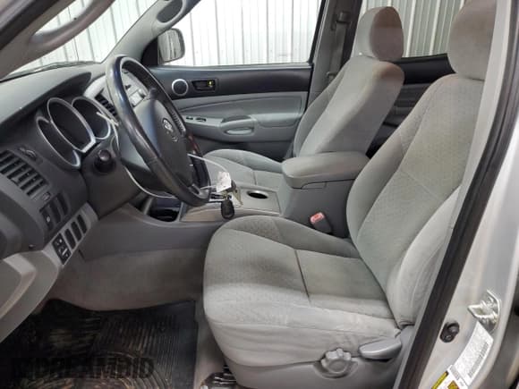 ✅ 2008 Toyota Tacoma • VIN: 3TMLU42N18M016833 • Lot: 82441695. Wystawiony na Copart z przebiegiem 157 891 mil. Bezpłatny archiwum sprzedaży aukcyjnych z USA i szczegółowy raport historii pojazdu na DreamBid. Zdjęcie 7.