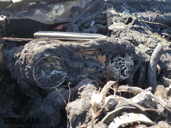 2019 Ram 1500 Limited z VIN 1C6SRFPT2KN829974, wystawiony jako Copart lot #53185135 z przebiegiem Nie podano mil oraz Nie do naprawy • Non repairable. Historia ofert i sprzedaży dostępna na DreamBid. Obrazek 9.