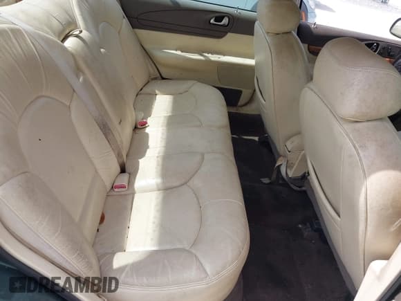 ✅ 1998 Lincoln Continental • VIN: 1LNFM97V6WY671313 • Lot: 42304977. Wystawiony na IAAI z przebiegiem 204 876 mil. Bezpłatny archiwum sprzedaży aukcyjnych z USA i szczegółowy raport historii pojazdu na DreamBid. Zdjęcie 8.