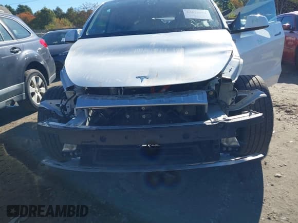 ✅ 2023 Tesla Model Y Long Range • VIN: 7SAYGDEE0PA121598 • Lot: 43410965. Listed on IAAI with 45,807 mi. Free auction sales archive from the USA and detailed vehicle history report at DreamBid. Image 6.