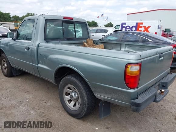 ✅ 2003 Mazda B-Series SX • VIN: 4F4YR12D23TM22246 • Лот: 42111577. Опубликован ранее на IAAI с пробегом 182 803 миль. Бесплатный доступ к архиву аукционных продаж из США и подробный отчёт об истории автомобиля на DreamBid. Изображение 3.