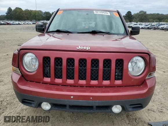 ✅ 2016 Jeep Patriot Sport • VIN: 1C4NJPBAXGD670076 • Lot: 82749425. Wystawiony na Copart z przebiegiem 209 821 mil. Bezpłatny archiwum sprzedaży aukcyjnych z USA i szczegółowy raport historii pojazdu na DreamBid. Zdjęcie 5.