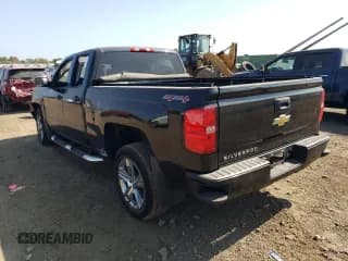 ✅ 2017 Chevrolet Silverado 1500 Custom • VIN: 1GCVKPEH1HZ158488 • Лот: 71665594. Опубликован ранее на Copart с пробегом Не указан. Бесплатный доступ к архиву аукционных продаж из США и подробный отчёт об истории автомобиля на DreamBid. Изображение 2.