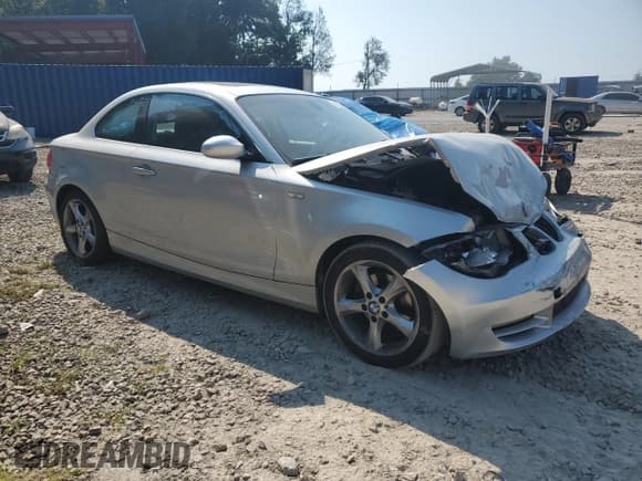 ✅ 2009 BMW 1 Series 128i • VIN: WBAUP73559VK74806 • Lot: 81056265. Listed on Copart with 81,286 mi. Free auction sales archive from the USA and detailed vehicle history report at DreamBid. Image 4.