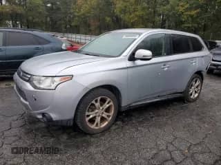 2014 Mitsubishi Outlander SE с VIN JA4AD3A38EZ016947, выставлен на аукционе Copart как лот 89506085 с пробегом 126 003 миль миль и Списание • Salvage title. История ставок и продаж доступна на DreamBid. Изображение 1.