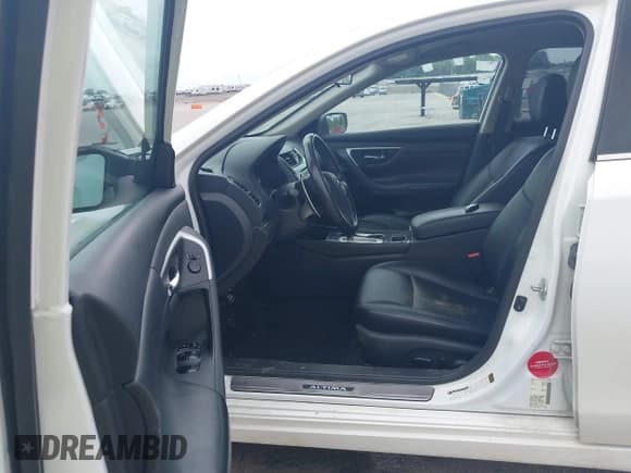 ✅ 2018 Nissan Altima SL • VIN: 1N4AL3AP0JC269565 • Lot: 42791857. Wystawiony na IAAI z przebiegiem 111 000 mil. Bezpłatny archiwum sprzedaży aukcyjnych z USA i szczegółowy raport historii pojazdu na DreamBid. Zdjęcie 5.