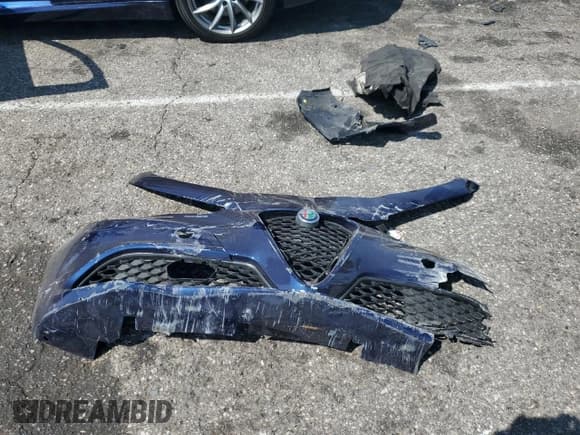 ✅ 2021 Alfa Romeo Giulia • VIN: ZARFAMAN9M7639294 • Lot: 68851915. Listed on Copart with 56,020 mi. Free auction sales archive from the USA and detailed vehicle history report at DreamBid. Image 12.