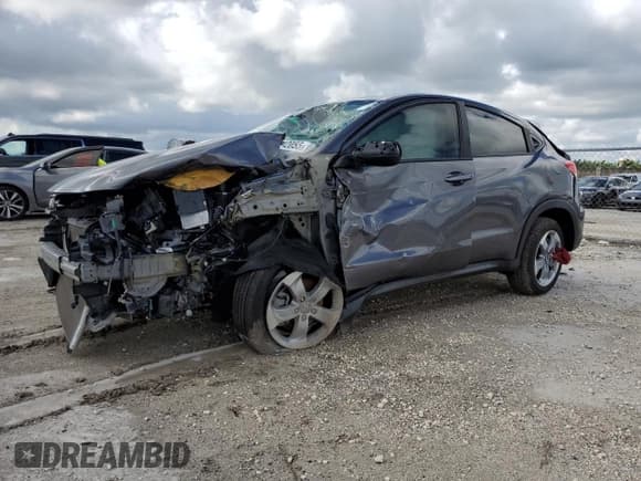 ✅ 2020 Honda HR-V LX • VIN: 3CZRU5H36LM711818 • Лот: 82342055. Опубликован ранее на Copart с пробегом Не указан. Бесплатный доступ к архиву аукционных продаж из США и подробный отчёт об истории автомобиля на DreamBid. Изображение 1.