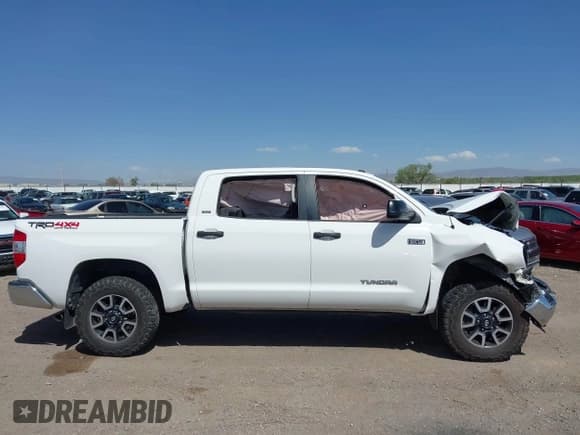 ✅ 2015 Toyota Tundra SR5 • VIN: 5TFDW5F17FX422716 • Lot: 42256978. Listed on IAAI with 112,800 mi. Free auction sales archive from the USA and detailed vehicle history report at DreamBid. Image 13.