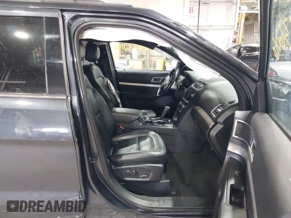 ✅ 2017 Ford Explorer XLT • VIN: 1FM5K8D86HGD63397 • Lot: 42043606. Listed on IAAI with 129,261 mi. Free auction sales archive from the USA and detailed vehicle history report at DreamBid. Image 5.