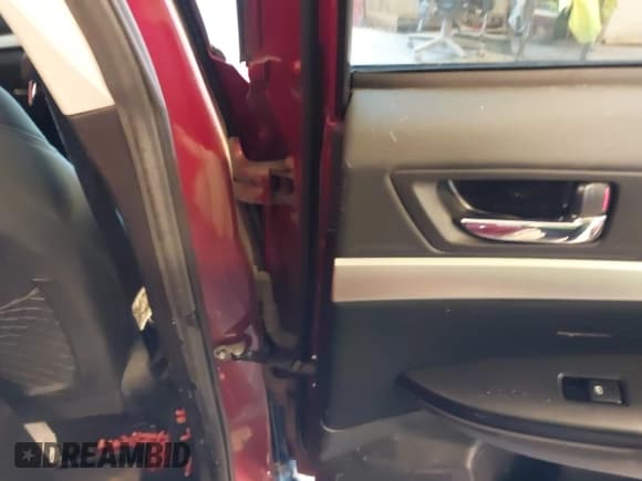 ✅ 2013 Subaru Outback Premium • VIN: 4S4BRCGC7D3273453 • Lot: 43649637. Listed on IAAI with Not provided. Free auction sales archive from the USA and detailed vehicle history report at DreamBid. Image 8.