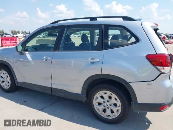 ✅ 2020 Subaru Forester • VIN: JF2SKADCXLH409112 • Lot: 43233217. Wystawiony na IAAI z przebiegiem 70 476 mil. Bezpłatny archiwum sprzedaży aukcyjnych z USA i szczegółowy raport historii pojazdu na DreamBid. Zdjęcie 18.