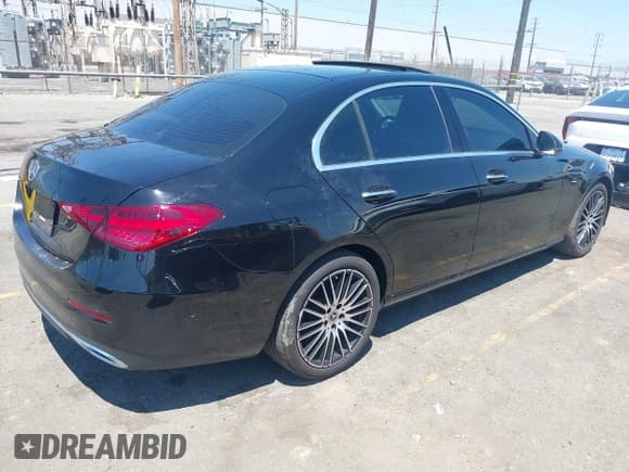 ✅ 2024 Mercedes-Benz C 300 • VIN: W1KAF4GB2RR215525 • Lot: 42935036. Wystawiony na IAAI z przebiegiem 22 962 mil. Bezpłatny archiwum sprzedaży aukcyjnych z USA i szczegółowy raport historii pojazdu na DreamBid. Zdjęcie 4.