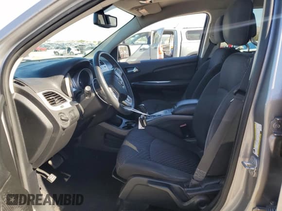 ✅ 2016 Dodge Journey SE • VIN: 3C4PDCAB8GT233612 • Lot: 90129295. Wystawiony na Copart z przebiegiem 93 774 mil. Bezpłatny archiwum sprzedaży aukcyjnych z USA i szczegółowy raport historii pojazdu na DreamBid. Zdjęcie 7.