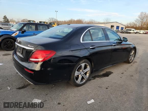 ✅ 2017 Mercedes-Benz E 300 Luxury • VIN: WDDZF4KB0HA181432 • Lot: 93497855. Listed on Copart with Not provided. Free auction sales archive from the USA and detailed vehicle history report at DreamBid. Image 3.