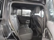 ✅ 2023 Land Rover Defender S • VIN: SALEJ7EX6P2137517 • Lot: 41502561. Wystawiony na IAAI z przebiegiem 13 998 mil. Bezpłatny archiwum sprzedaży aukcyjnych z USA i szczegółowy raport historii pojazdu na DreamBid. Zdjęcie 8.