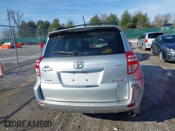 ✅ 2011 Toyota RAV4 Sport • VIN: JTMRF4DV6B5046165 • Lot: 41165852. Wystawiony na IAAI z przebiegiem 90 250 mil. Bezpłatny archiwum sprzedaży aukcyjnych z USA i szczegółowy raport historii pojazdu na DreamBid. Zdjęcie 16.