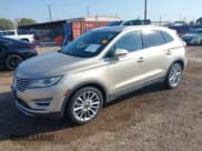 ✅ 2017 Lincoln MKC Reserve • VIN: 5LMCJ3C94HUL02474 • Lot: 43416290. Wystawiony na IAAI z przebiegiem 81 497 mil. Bezpłatny archiwum sprzedaży aukcyjnych z USA i szczegółowy raport historii pojazdu na DreamBid. Zdjęcie 17.