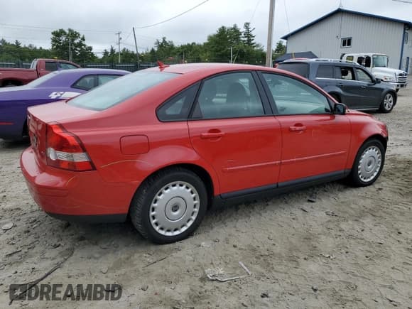 ✅ 2005 Volvo S40 • VIN: YV1MS390552064363 • Lot: 70263644. Listed on Copart with 140,778 mi. Free auction sales archive from the USA and detailed vehicle history report at DreamBid. Image 3.