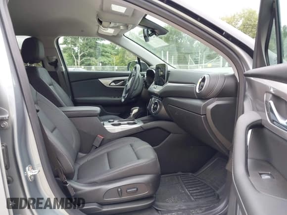 ✅ 2024 Chevrolet Blazer LT • VIN: 3GNKBDR42RS174178 • Лот: 42914097. Опубликован ранее на IAAI с пробегом 18 939 миль. Бесплатный доступ к архиву аукционных продаж из США и подробный отчёт об истории автомобиля на DreamBid. Изображение 5.