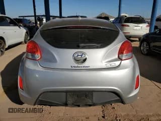 ✅ 2013 Hyundai Veloster w/Gray Int • VIN: KMHTC6AD3DU132981 • Lot: 79863614. Wystawiony na Copart z przebiegiem Nie podano. Bezpłatny archiwum sprzedaży aukcyjnych z USA i szczegółowy raport historii pojazdu na DreamBid. Zdjęcie 6.