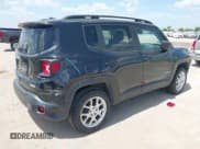 ✅ 2022 Jeep Renegade Latitude • VIN: ZACNJDB19NPN90018 • Lot: 42836966. Listed on IAAI with 61,783 mi. Free auction sales archive from the USA and detailed vehicle history report at DreamBid. Image 4.