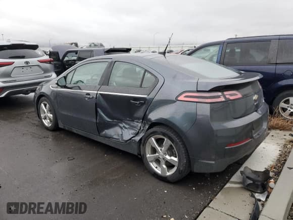 ✅ 2013 Chevrolet Volt • VIN: 1G1RA6E41DU140097 • Lot: 77883014. Wystawiony na Copart z przebiegiem 86 716 mil. Bezpłatny archiwum sprzedaży aukcyjnych z USA i szczegółowy raport historii pojazdu na DreamBid. Zdjęcie 2.
