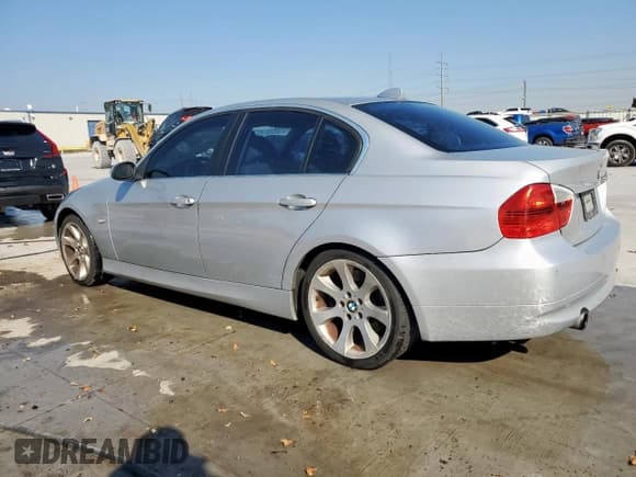 ✅ 2007 BMW 3 Series 335i • VIN: WBAVB73507P101327 • Лот: 84618445. Опубликован ранее на Copart с пробегом 175 393 миль. Бесплатный доступ к архиву аукционных продаж из США и подробный отчёт об истории автомобиля на DreamBid. Изображение 2.