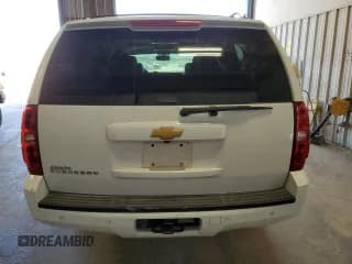 ✅ 2014 Chevrolet Suburban LT • VIN: 1GNSCJE02ER202427 • Lot: 71253834. Wystawiony na Copart z przebiegiem 247 515 mil. Bezpłatny archiwum sprzedaży aukcyjnych z USA i szczegółowy raport historii pojazdu na DreamBid. Zdjęcie 6.