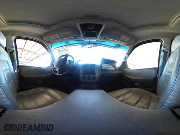 ✅ 2005 Ford Explorer XLT • VIN: 1FMZU73K95UC05099 • Lot: 42976378. Wystawiony na IAAI z przebiegiem 239 522 mil. Bezpłatny archiwum sprzedaży aukcyjnych z USA i szczegółowy raport historii pojazdu na DreamBid. Zdjęcie 18.