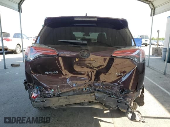 ✅ 2018 Toyota RAV4 XLE • VIN: 2T3WFREVXJW499386 • Lot: 60282875. Listed on Copart with 90,110 mi. Free auction sales archive from the USA and detailed vehicle history report at DreamBid. Image 6.