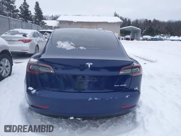✅ 2019 Tesla Model 3 Long Range • VIN: 5YJ3E1EBXKF364929 • Lot: 43884126. Wystawiony na IAAI z przebiegiem 189 010 mil. Bezpłatny archiwum sprzedaży aukcyjnych z USA i szczegółowy raport historii pojazdu na DreamBid. Zdjęcie 16.