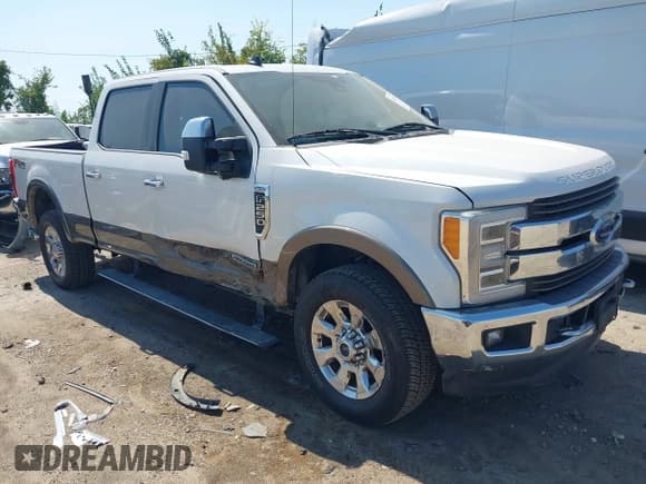 ✅ 2019 Ford F-250 XL • VIN: 1FT7W2BT5KED64632 • Lot: 43182366. Listed on IAAI with 198,038 mi. Free auction sales archive from the USA and detailed vehicle history report at DreamBid. Image 1.