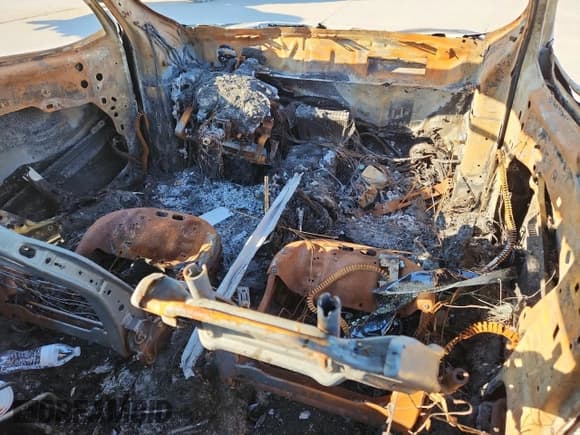 ✅ 2020 Jeep Renegade Latitude • VIN: ZACNJABBXLPL43675 • Lot: 86631805. Wystawiony na Copart z przebiegiem Nie podano. Bezpłatny archiwum sprzedaży aukcyjnych z USA i szczegółowy raport historii pojazdu na DreamBid. Zdjęcie 8.