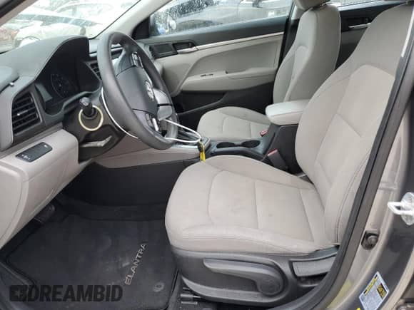 2019 Hyundai Elantra SE z VIN 5NPD74LFXKH475455, wystawiony jako Copart lot #85180005 z przebiegiem 54 979 mil mil oraz Szkoda całkowita • Salvage title. Historia ofert i sprzedaży dostępna na DreamBid. Obrazek 7.