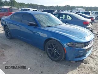 ✅ 2020 Dodge Charger SXT • VIN: 2C3CDXBG8LH150592 • Lot: 43270814. Wystawiony na IAAI z przebiegiem 104 221 mil. Bezpłatny archiwum sprzedaży aukcyjnych z USA i szczegółowy raport historii pojazdu na DreamBid. Zdjęcie 1.
