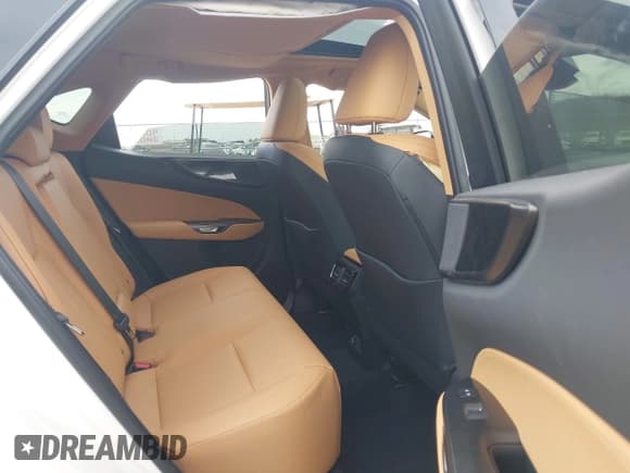 ✅ 2025 Lexus NX 250 • VIN: 2T2ADCAZ0SC030515 • Lot: 43511732. Wystawiony na IAAI z przebiegiem 2 501 mil. Bezpłatny archiwum sprzedaży aukcyjnych z USA i szczegółowy raport historii pojazdu na DreamBid. Zdjęcie 8.