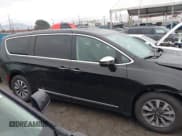 ✅ 2022 Chrysler Pacifica Hybrid Limited • VIN: 2C4RC1S73NR181350 • Лот: 43667865. Опубликован ранее на IAAI с пробегом 51 712 миль. Бесплатный доступ к архиву аукционных продаж из США и подробный отчёт об истории автомобиля на DreamBid. Изображение 14.