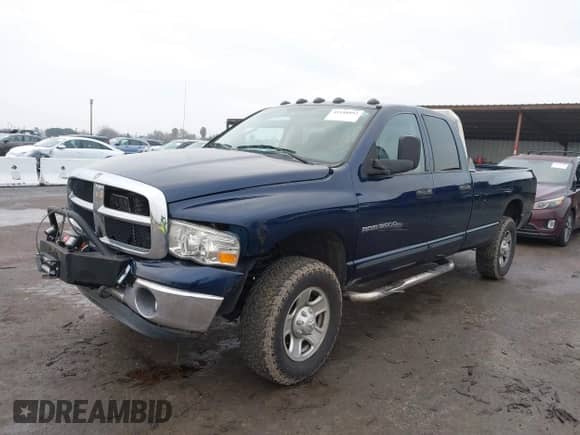 2005 Dodge 3500 SLT z VIN 3D7LS38C35G814451, wystawiony jako IAAI lot #41188892 z przebiegiem 247 468 mil mil oraz . Historia ofert i sprzedaży dostępna na DreamBid. Obrazek 17.