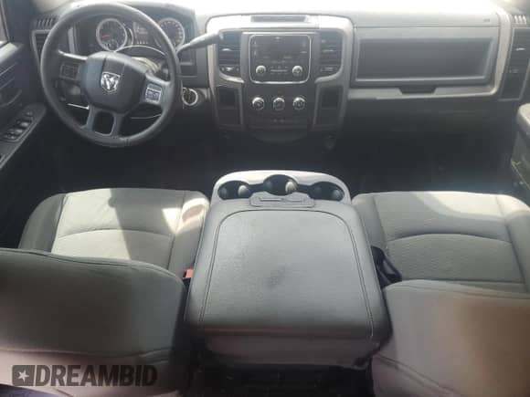 2013 Ram 1500 Express z VIN 1C6RR6KTXDS561265, wystawiony jako Copart lot #70894635 z przebiegiem 136 903 mil mil oraz Czysty tytuł • Clean title. Historia ofert i sprzedaży dostępna na DreamBid. Obrazek 8.