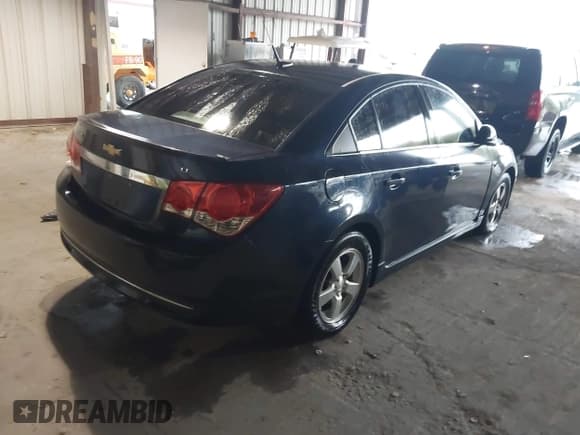 ✅ 2014 Chevrolet Cruze 1LT • VIN: 1G1PC5SB8E7227896 • Lot: 43767124. Listed on IAAI with 114,448 mi. Free auction sales archive from the USA and detailed vehicle history report at DreamBid. Image 4.