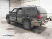 2001 Chevrolet Blazer LT z VIN 1GNDT13W21K122872, wystawiony jako IAAI lot #41715073 z przebiegiem 156 703 mil mil oraz . Historia ofert i sprzedaży dostępna na DreamBid. Obrazek 3.